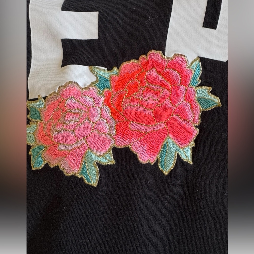 Victoria's Secret PINK Rose  Embroidered Floral Black White Sweater Size Small - Picture 10 of 13